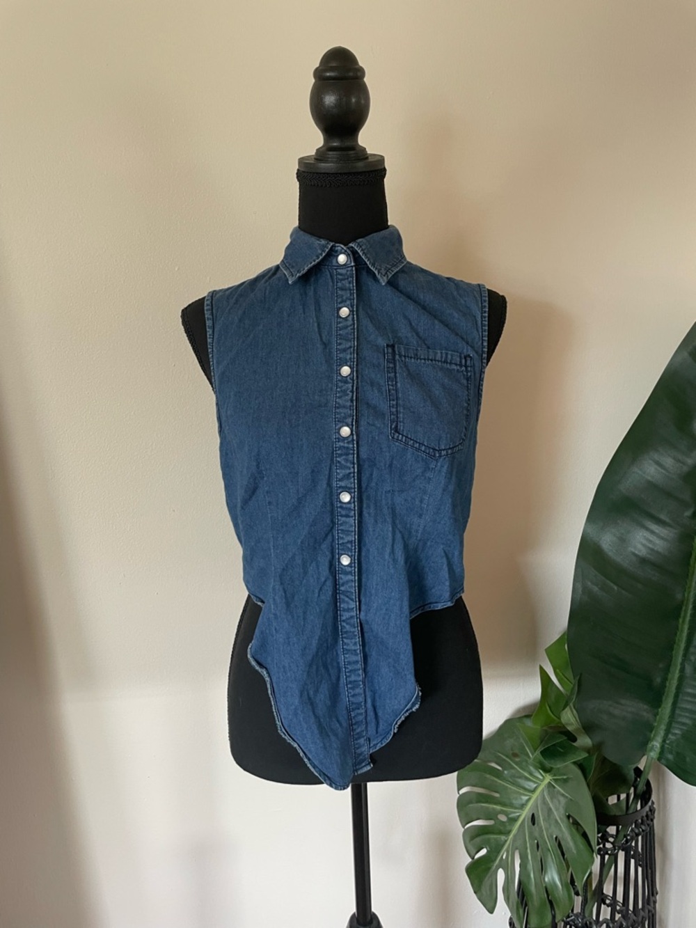 Forever 21 Sleeveless Dark Blue Denim Button-Up Top